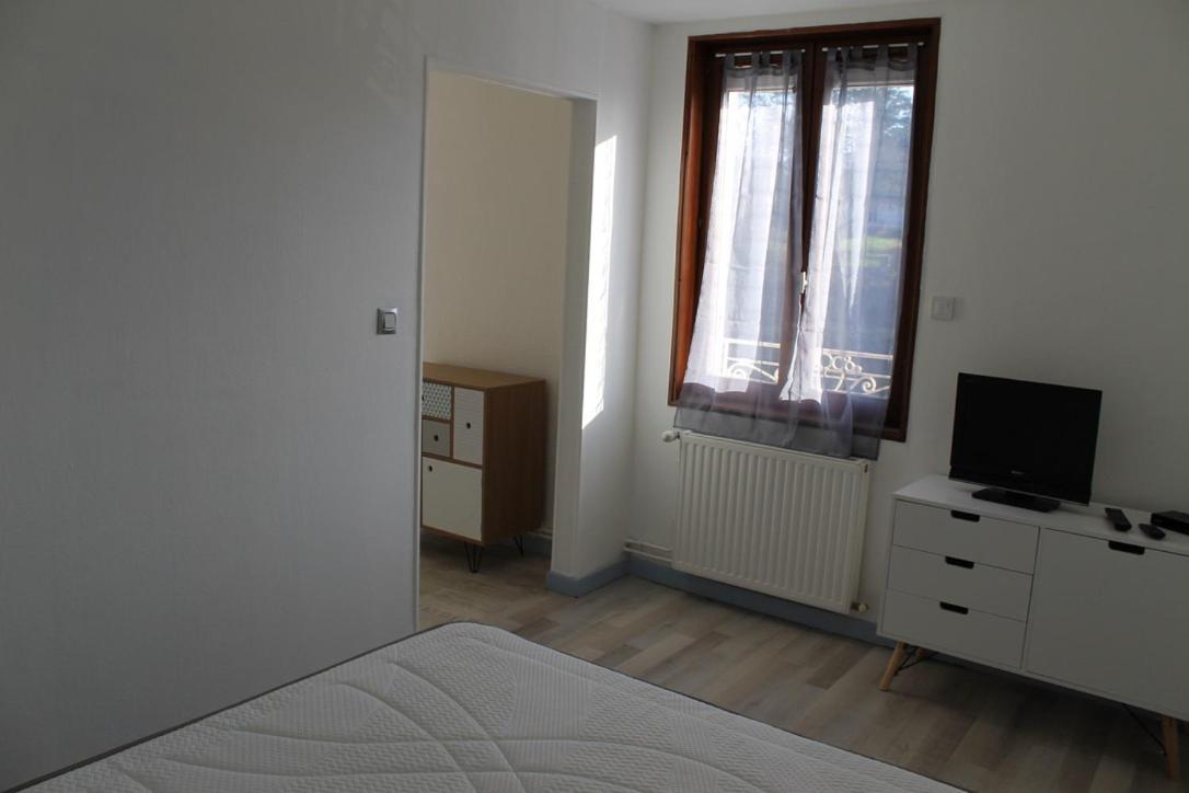 Les Geraniums Apartment Cosne-Cours-Sur-Loire Exterior photo